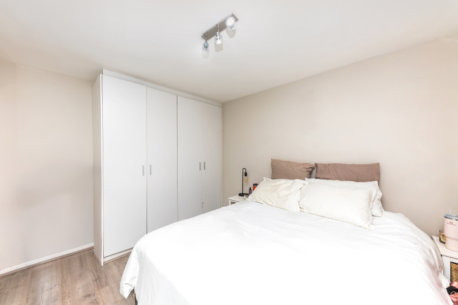 2 Bedroom Property for Sale in Sea Point Western Cape